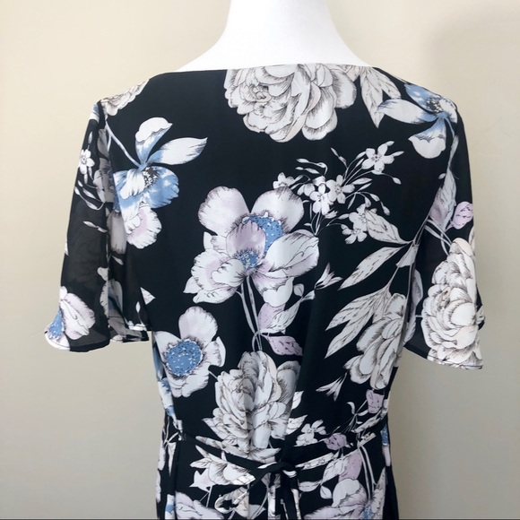 ❌SOLD❌Style London Floral Tie Back Dress - Picture 5 of 8